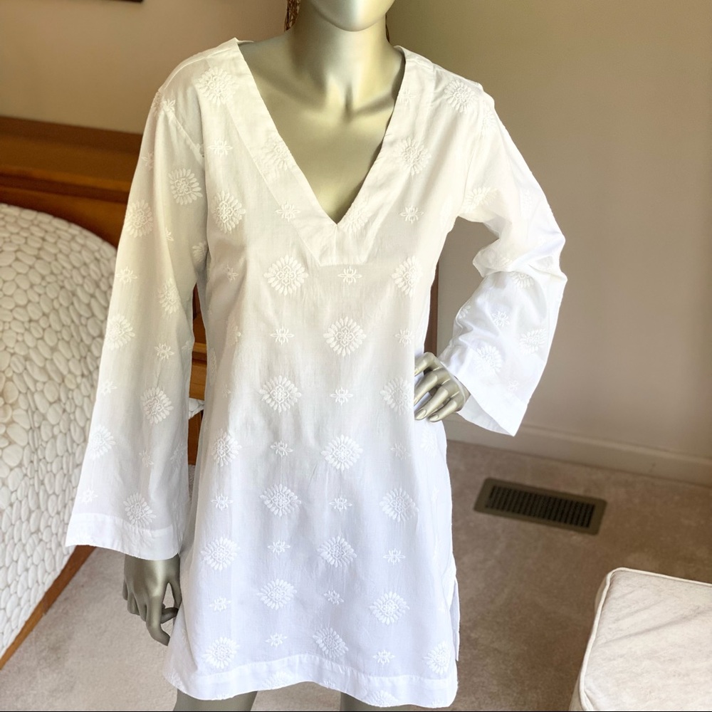 White on White Embossed Tunic Swim Coverup - Picture 14 of 16